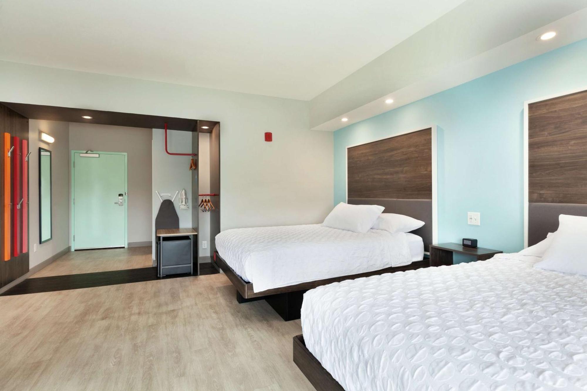 Tru By Hilton Lake Charles Bagian luar foto